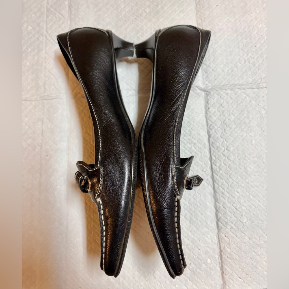 Prada Black Leather Pointed-Toe Loafers with Bit Detail - Picture 4 of 9